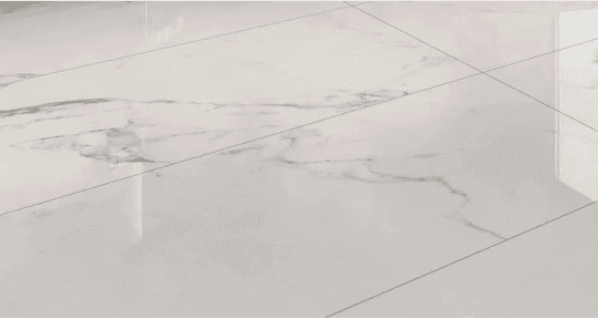 Pisos de porcelanato.